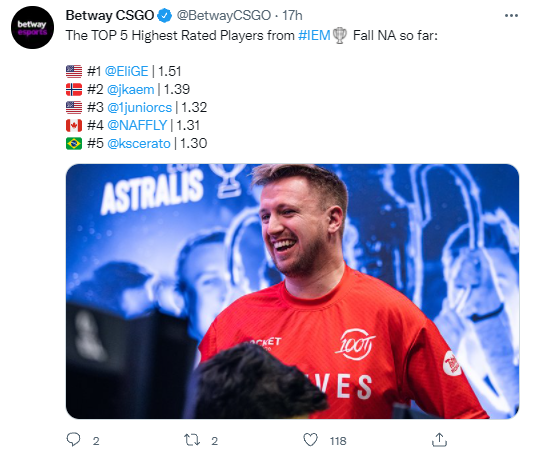 在肘区用肩 在肘区用肩